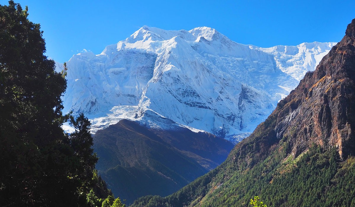 Annapurna Circuit Trek 12 Days